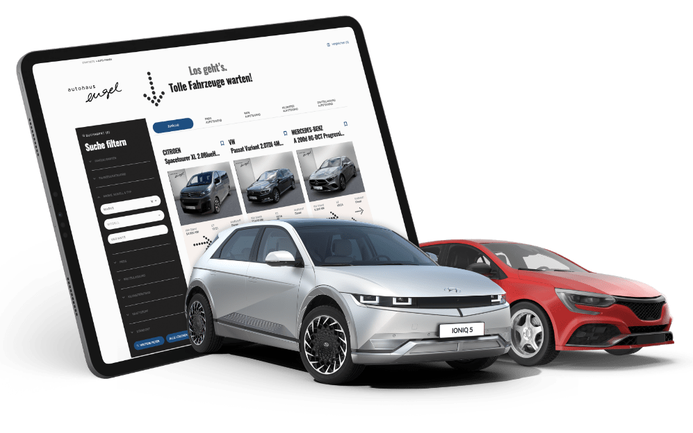 Tablet mit Fahrzeugsuche von Autohaus Engel; davor silberner Hyundai Ioniq 5, daneben rotes Auto – freigestellte Komposition.